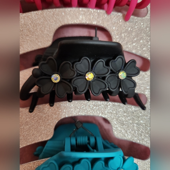 Trio Hair Clips Rubberized - Picture 3 of 4